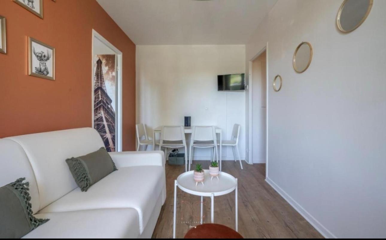 Appartement Castle - 10 Minutes De Disney Bussy-Saint-Georges Eksteriør bilde